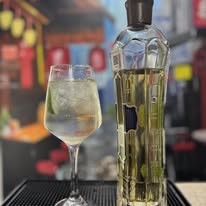 Bebida en barra de Kiku